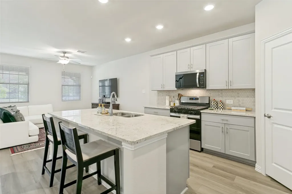 2657 Amistad Ln Lane Corinth TX 76210