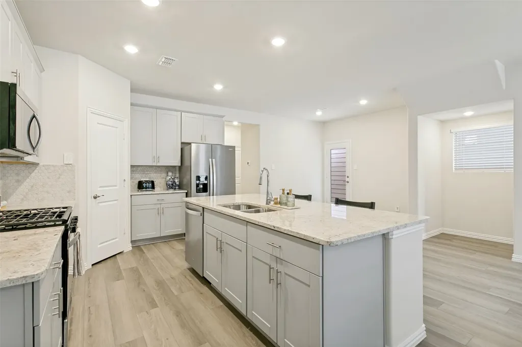 2657 Amistad Ln Lane Corinth TX 76210