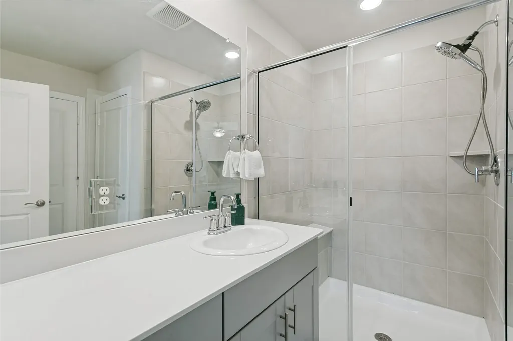 2657 Amistad Ln Lane Corinth TX 76210