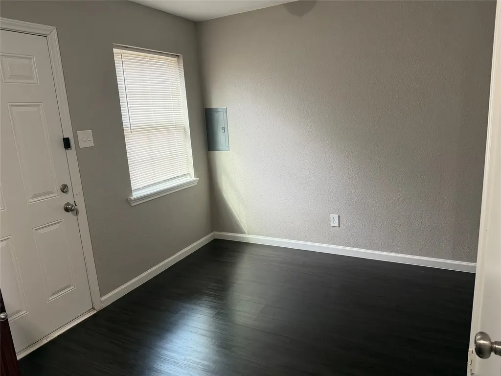 357 NW Newton Burleson TX 76028