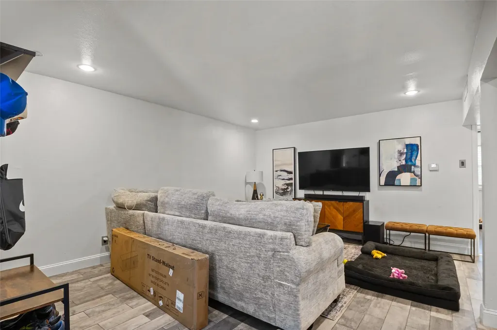 3116 Mahanna Street Dallas TX 75235