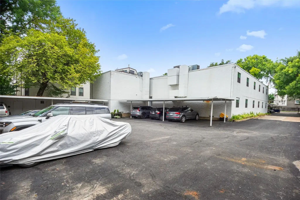 3116 Mahanna Street Dallas TX 75235