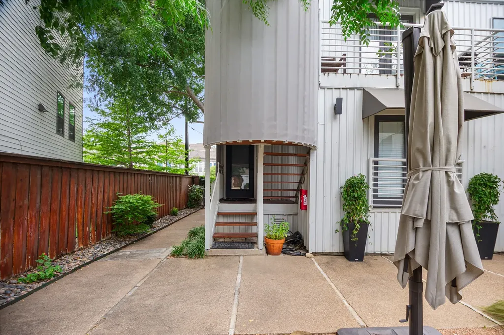 3116 Mahanna Street Dallas TX 75235