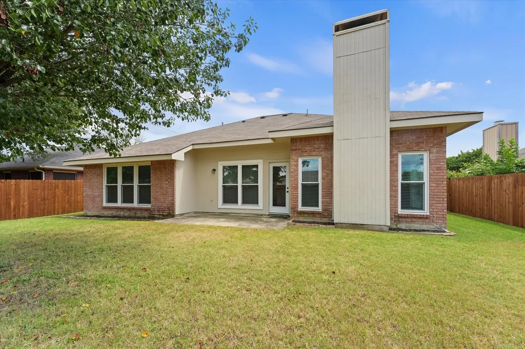 670 Honeysuckle Lane Cedar Hill TX 75104
