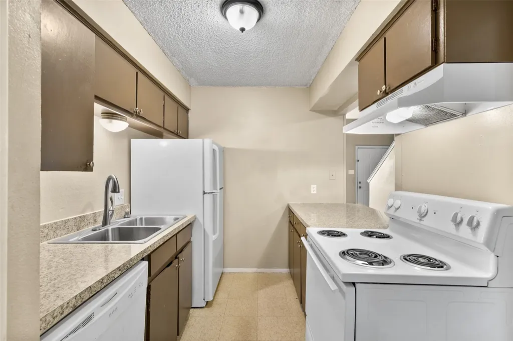1140 Tyra Lane Fort Worth TX 76114