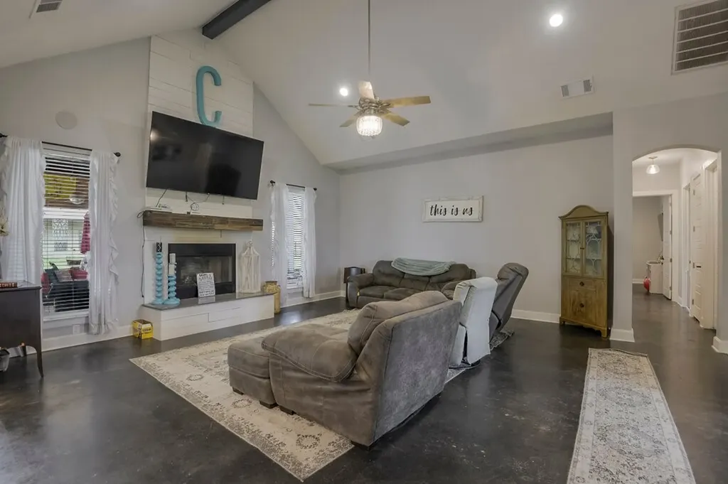 239 N Armstrong Road Venus TX 76084