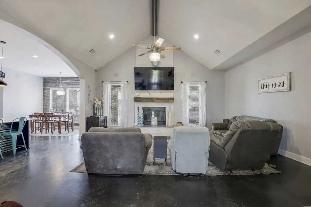 239 N Armstrong Road Venus TX 76084