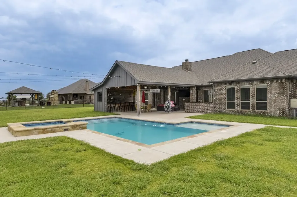 239 N Armstrong Road Venus TX 76084