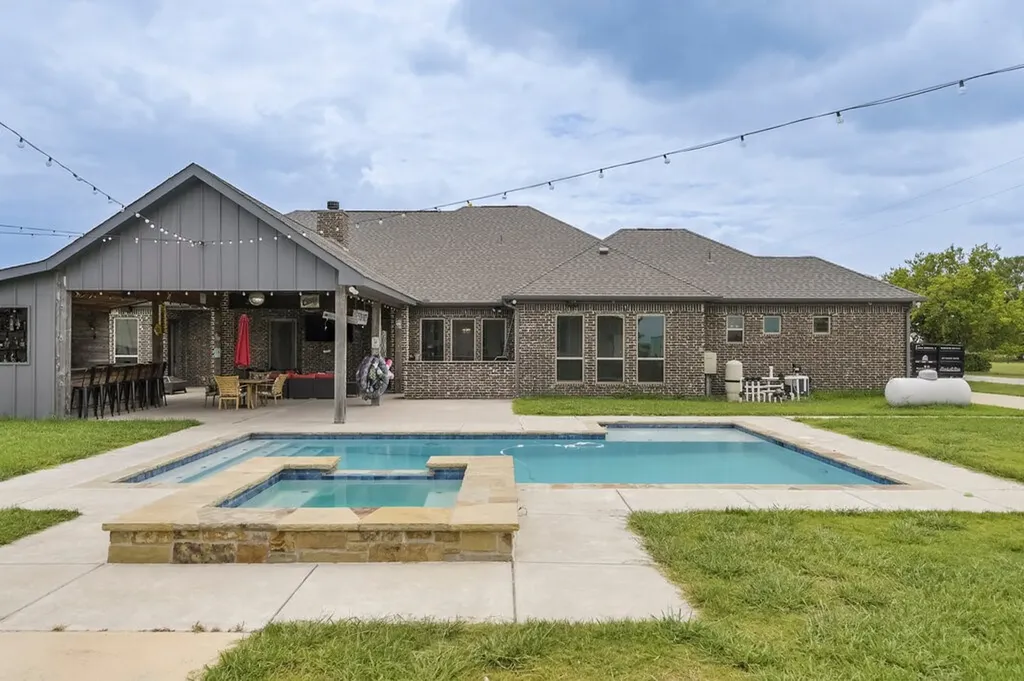 239 N Armstrong Road Venus TX 76084