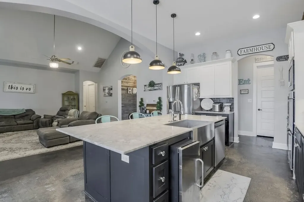 239 N Armstrong Road Venus TX 76084