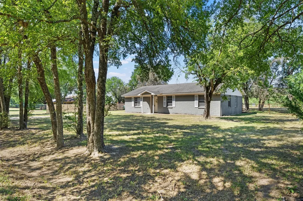 1374 Saffles Road Robinson TX 76706