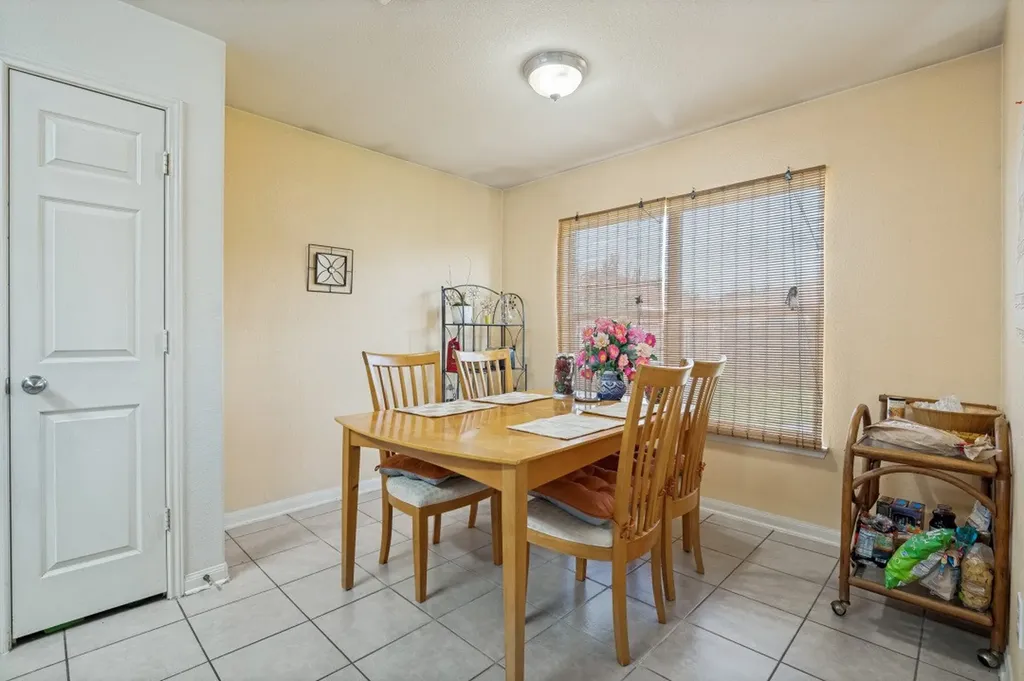 624 Noble Grove Fort Worth TX 76140