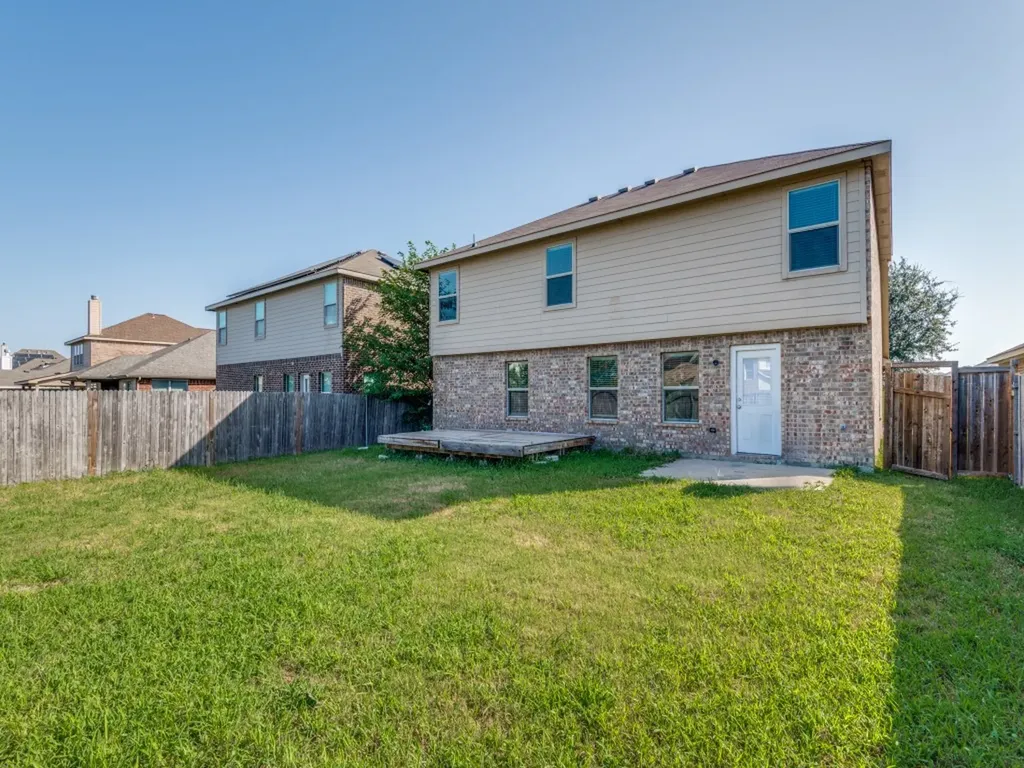 2005 Brackettville Forney TX 75126