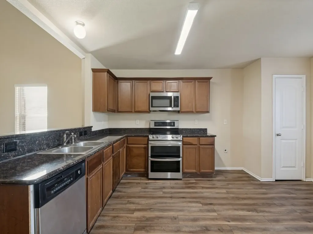 2005 Brackettville Forney TX 75126