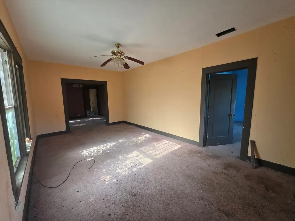 905 W Walker Street Breckenridge TX 76424