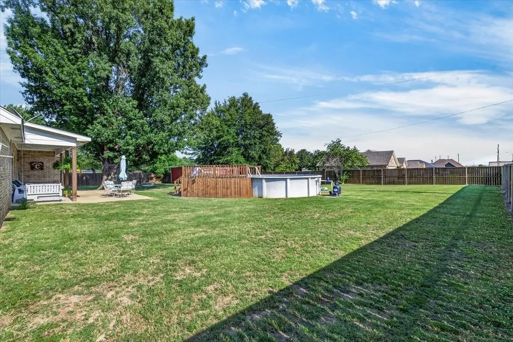 424 E Pennsylvania Avenue Van TX 75790