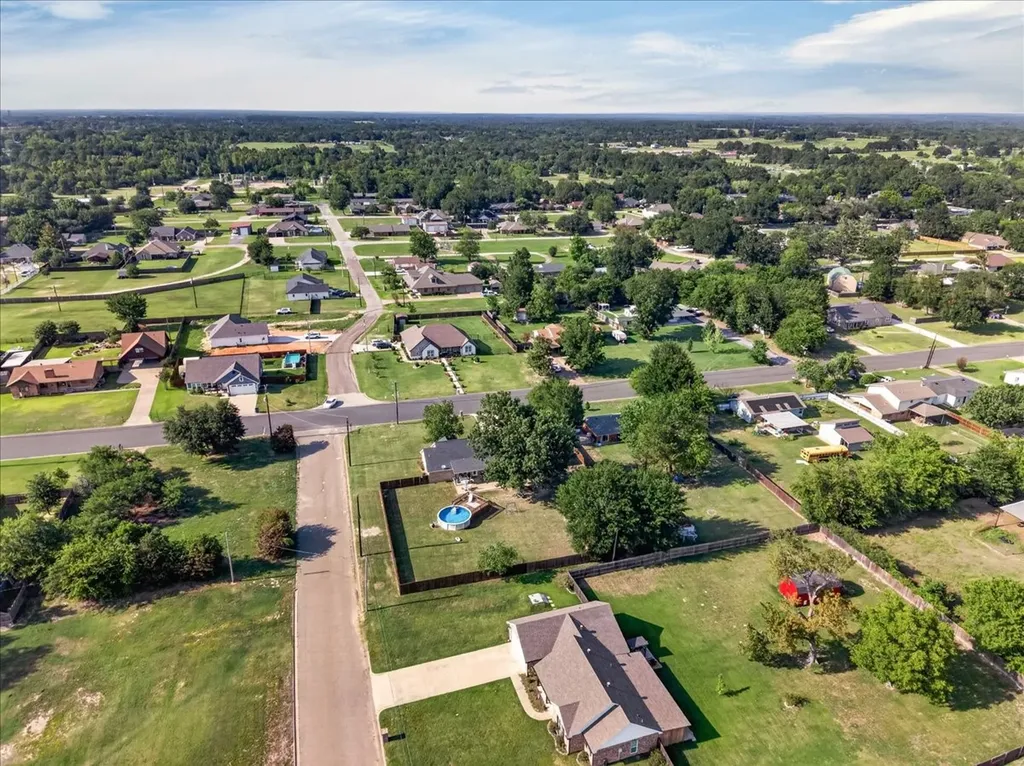 424 E Pennsylvania Avenue Van TX 75790