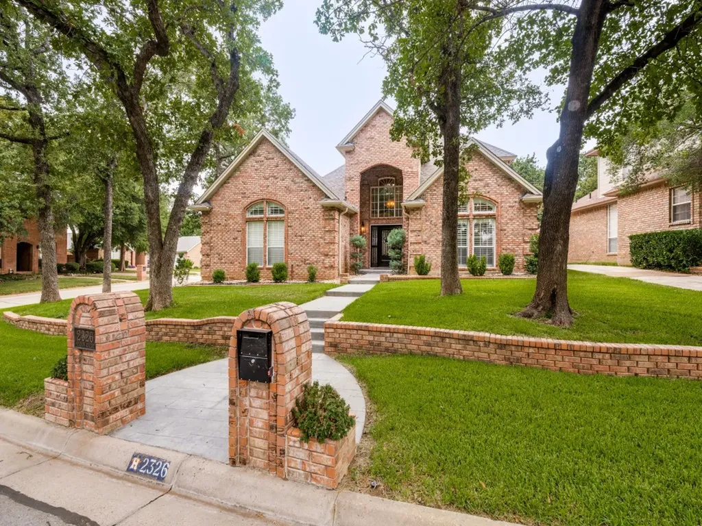 2326 Ox Bow Court Arlington TX 76006