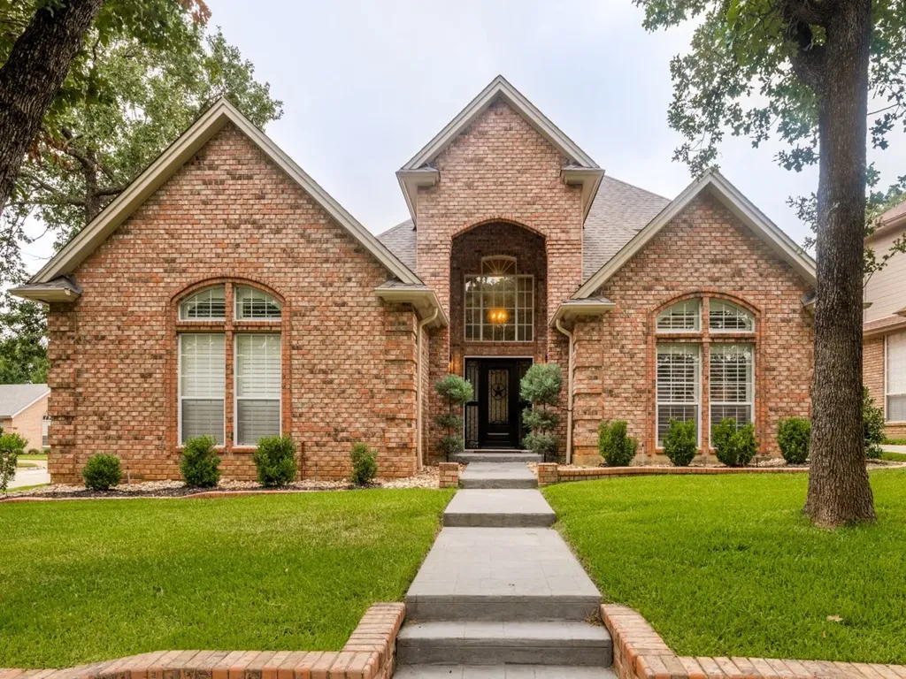 2326 Ox Bow Court Arlington TX 76006