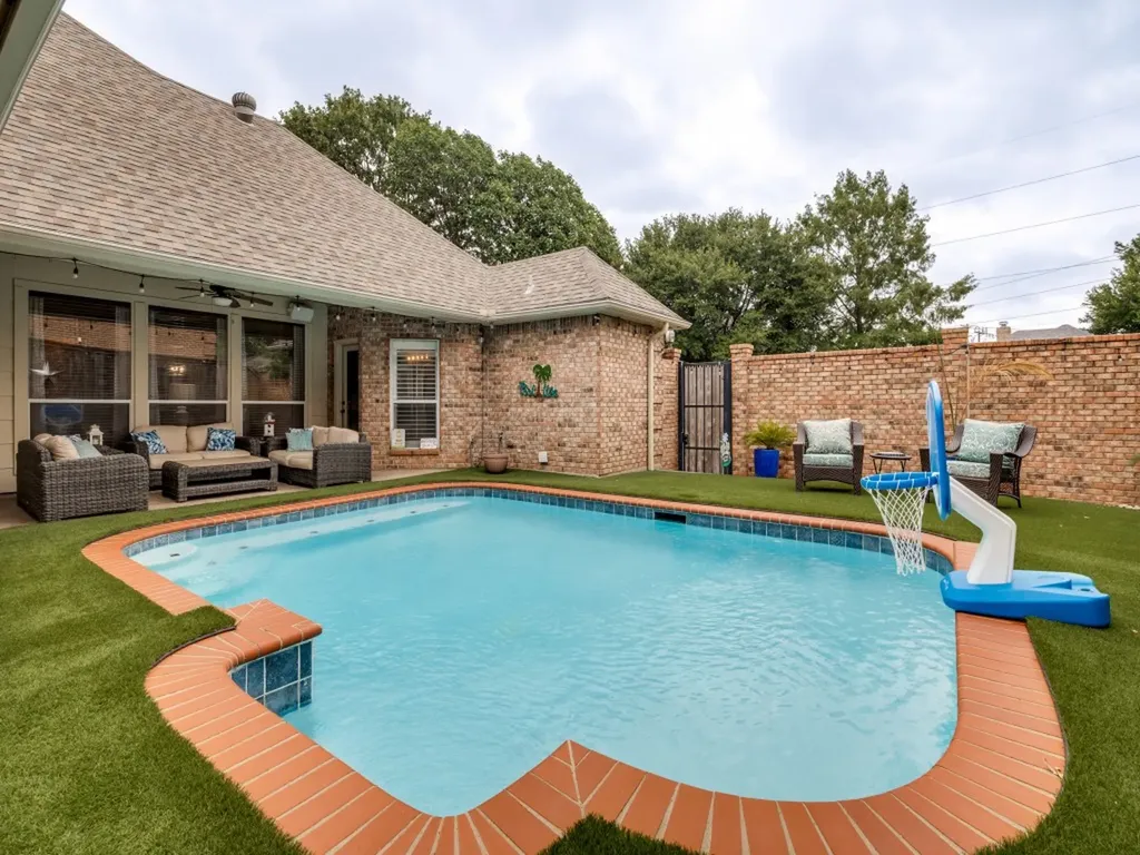 2326 Ox Bow Court Arlington TX 76006
