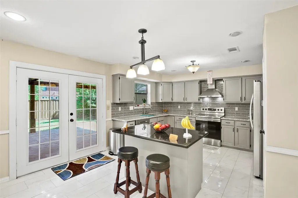 2226 Crystal Creek Lane Garland TX 75040
