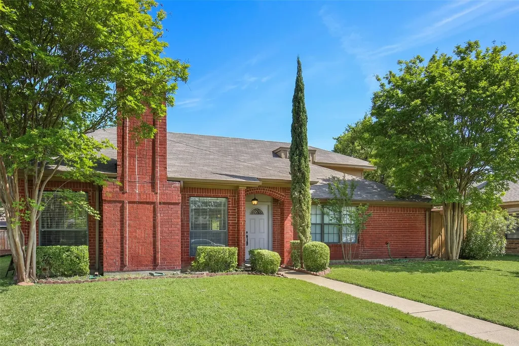 2226 Crystal Creek Lane Garland TX 75040
