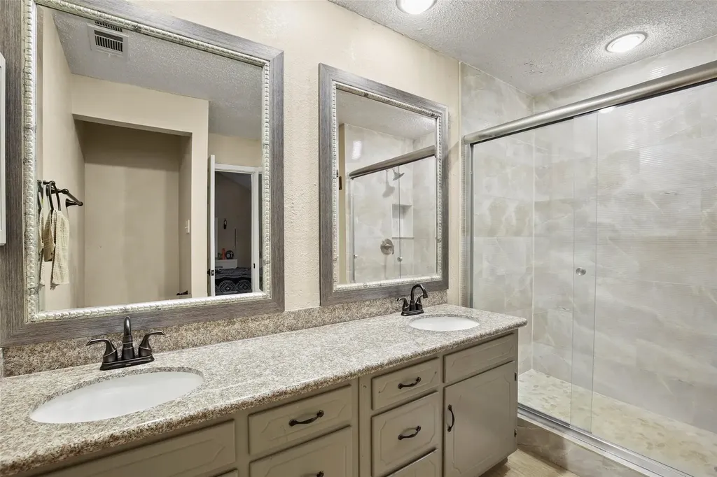 2226 Crystal Creek Lane Garland TX 75040