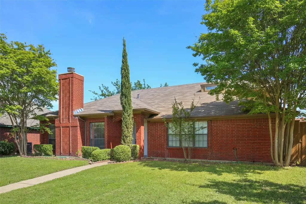 2226 Crystal Creek Lane Garland TX 75040