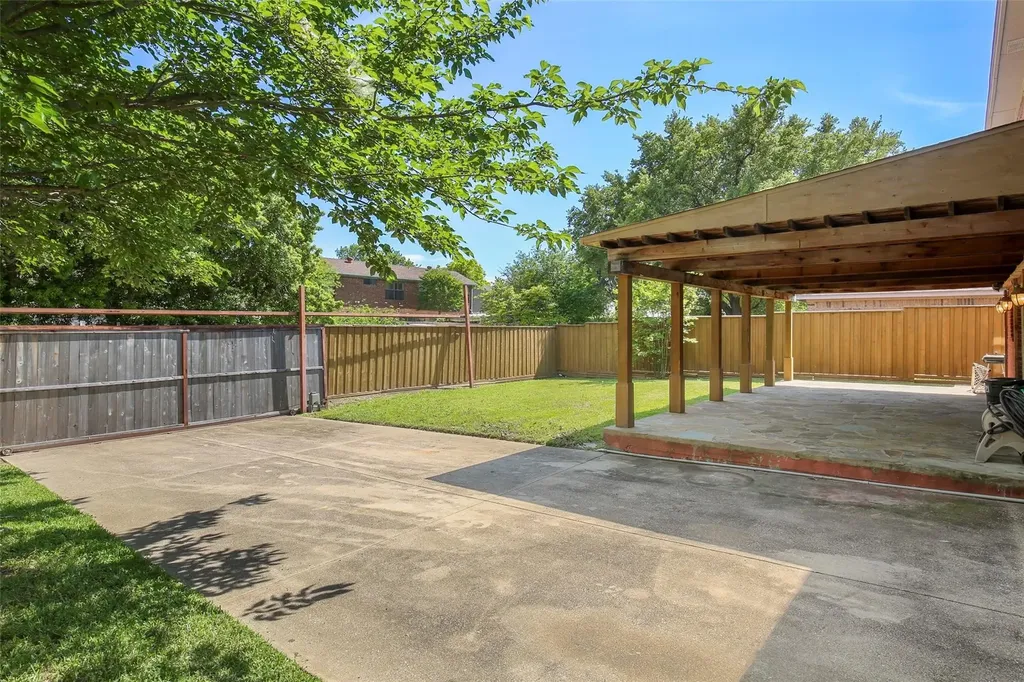 2226 Crystal Creek Lane Garland TX 75040