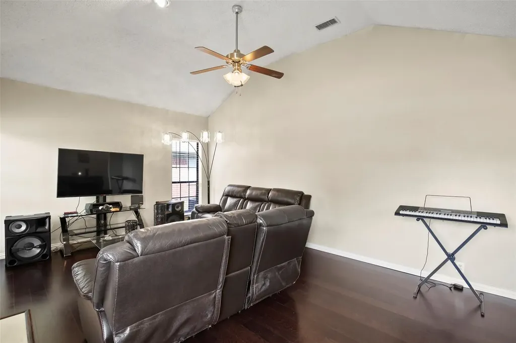 2226 Crystal Creek Lane Garland TX 75040