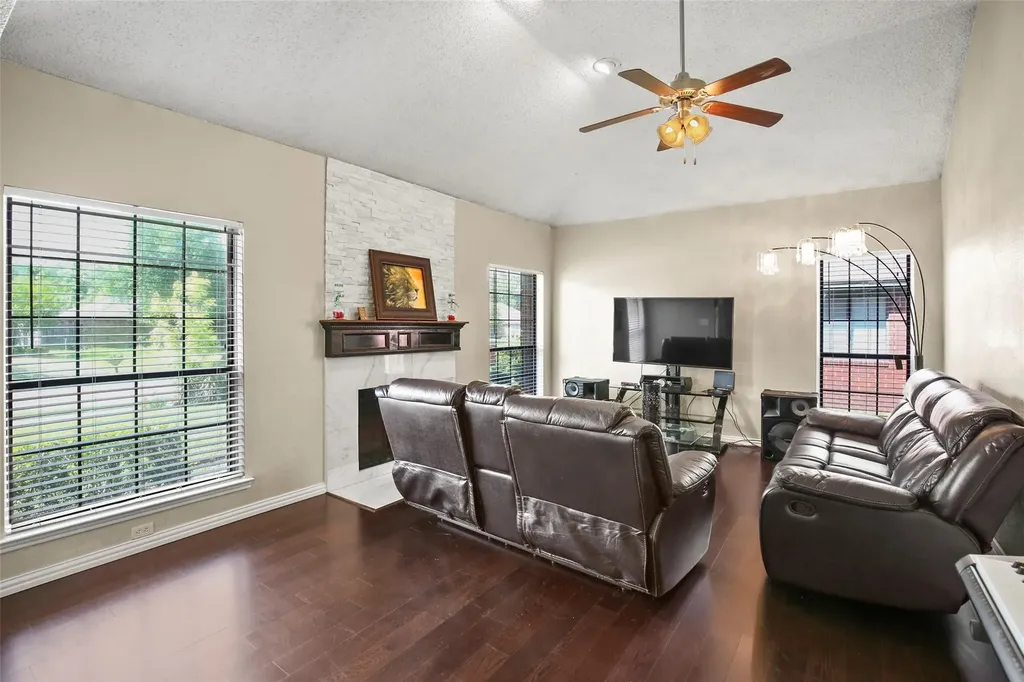 2226 Crystal Creek Lane Garland TX 75040