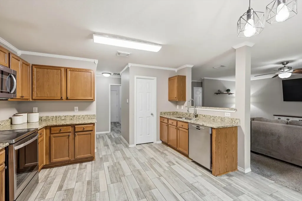 16637 Woodside Drive Fort Worth TX 76247