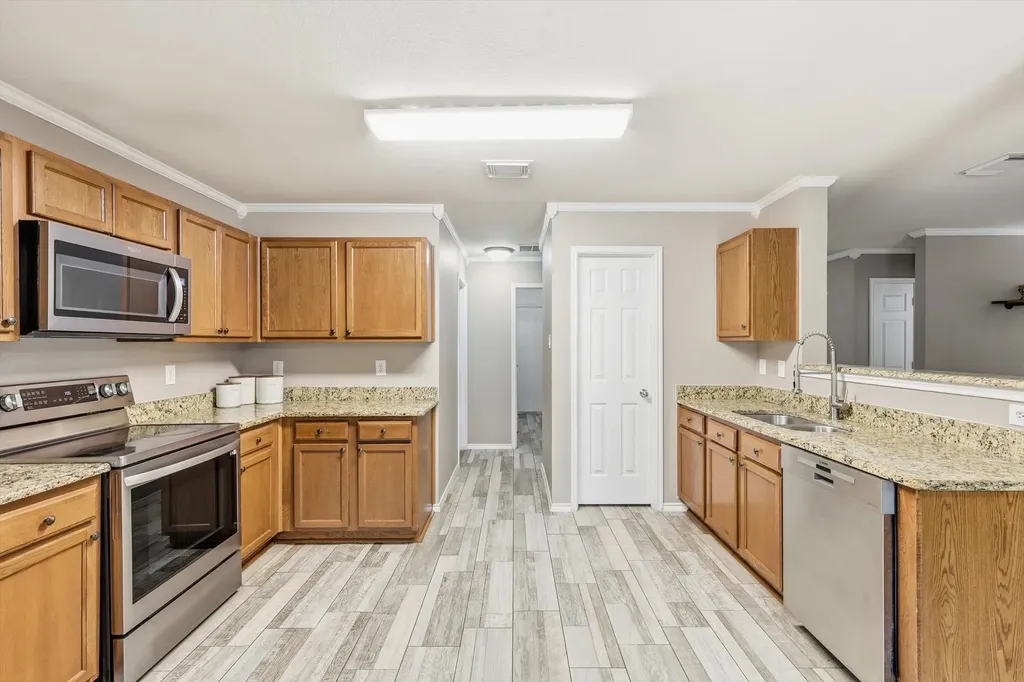 16637 Woodside Drive Fort Worth TX 76247