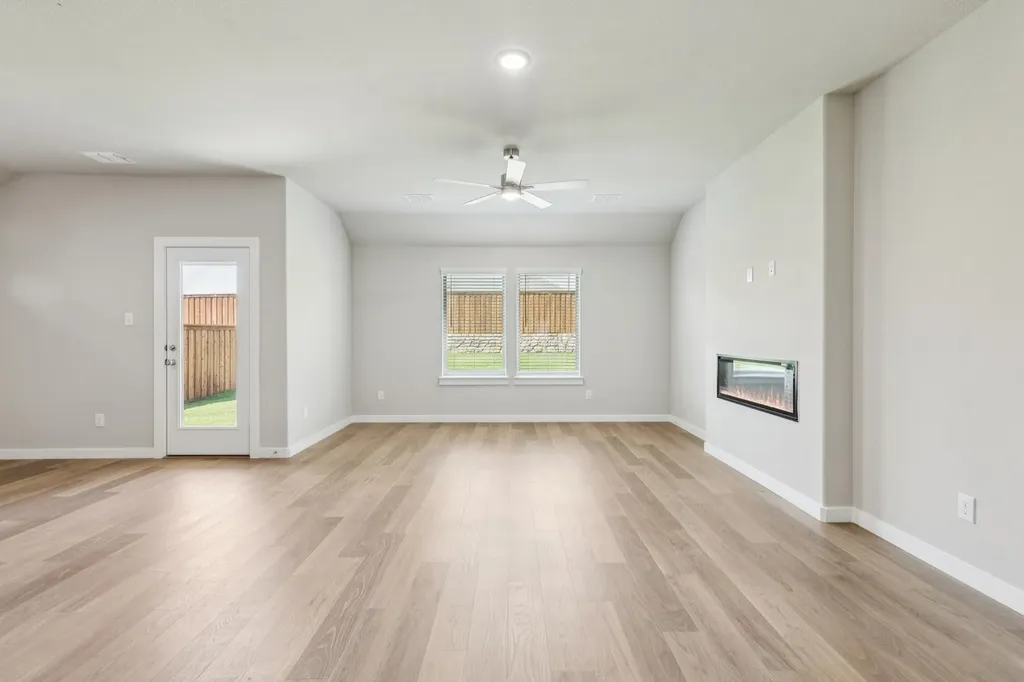 2114 Rowan Drive Gunter TX 75058