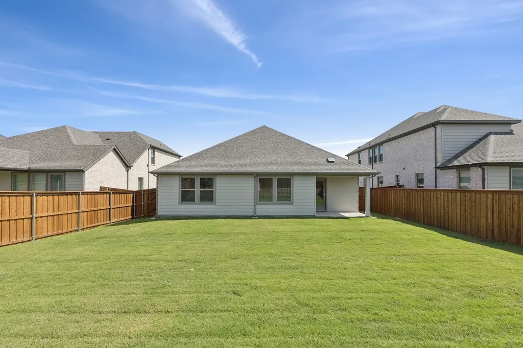 2114 Rowan Drive Gunter TX 75058