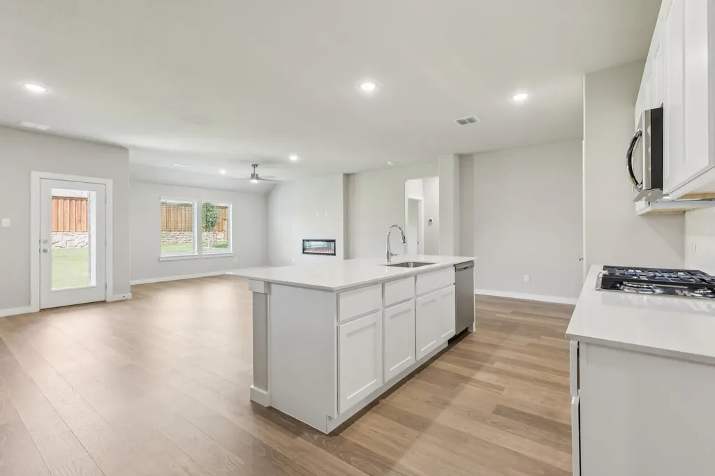 2114 Rowan Drive Gunter TX 75058
