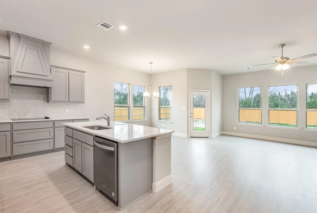 1019 Ella Desoto TX 75115