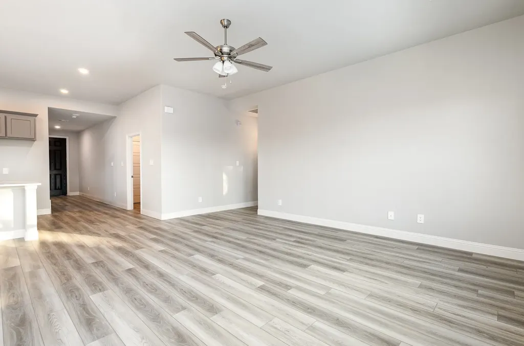 1019 Ella Desoto TX 75115