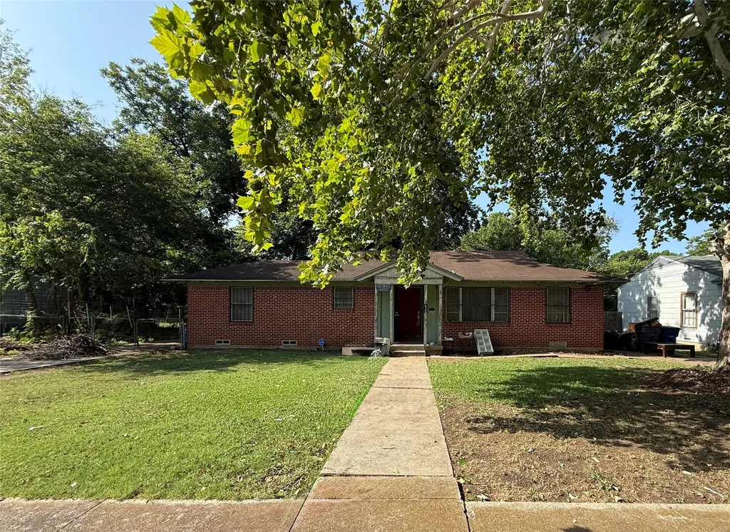 4310 Dawes Drive Dallas TX 75211