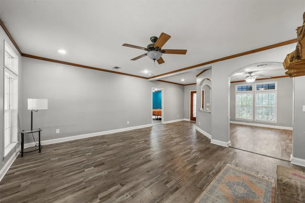284 Bubert Lane Mcgregor TX 76657