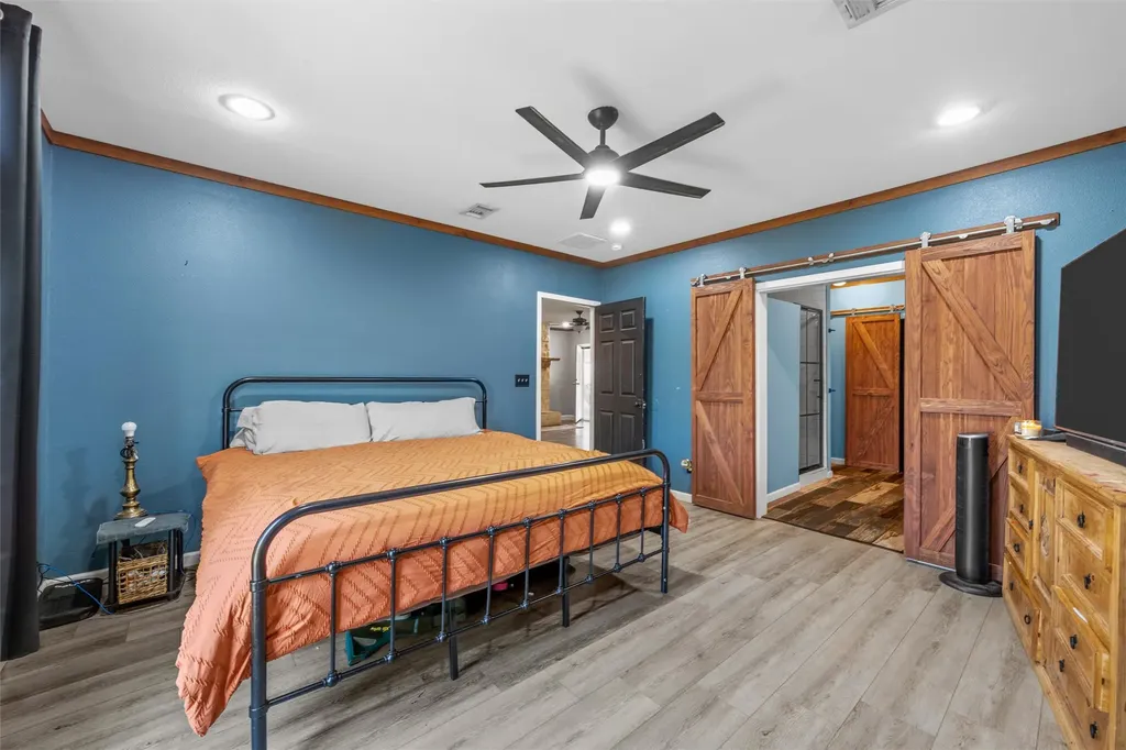 284 Bubert Lane Mcgregor TX 76657