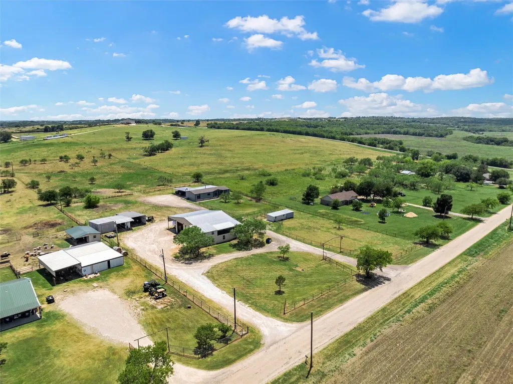 284 Bubert Lane Mcgregor TX 76657