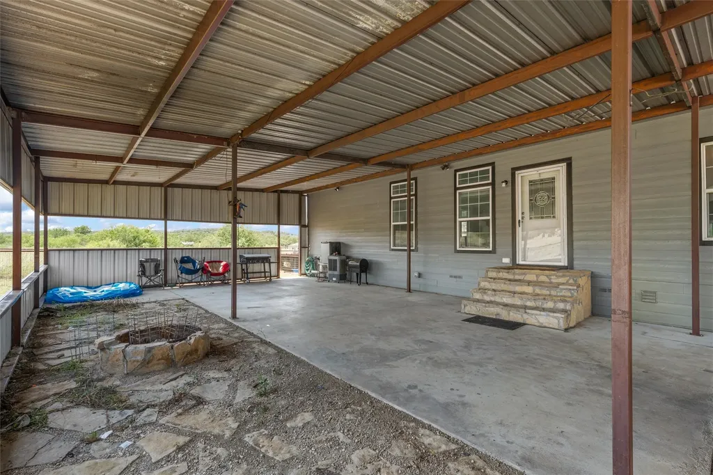 284 Bubert Lane Mcgregor TX 76657