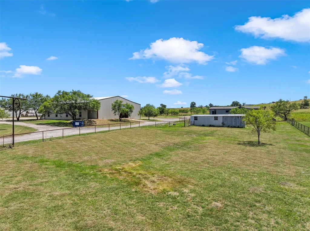 284 Bubert Lane Mcgregor TX 76657