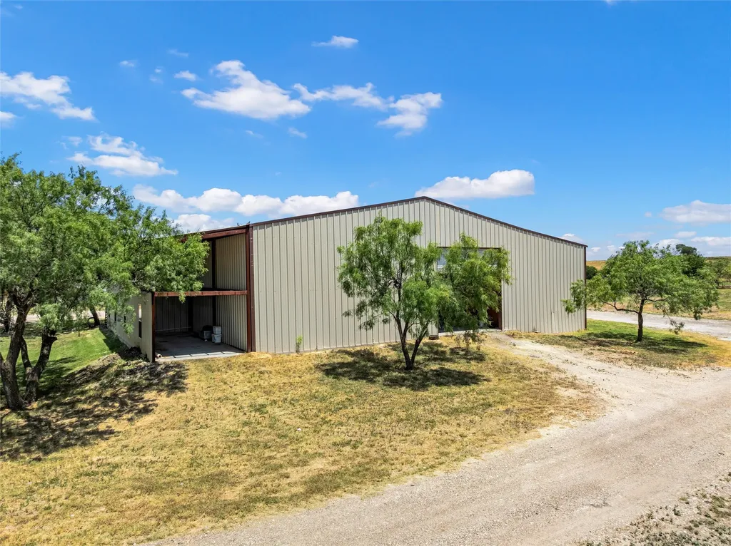 284 Bubert Lane Mcgregor TX 76657