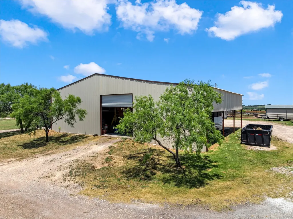284 Bubert Lane Mcgregor TX 76657