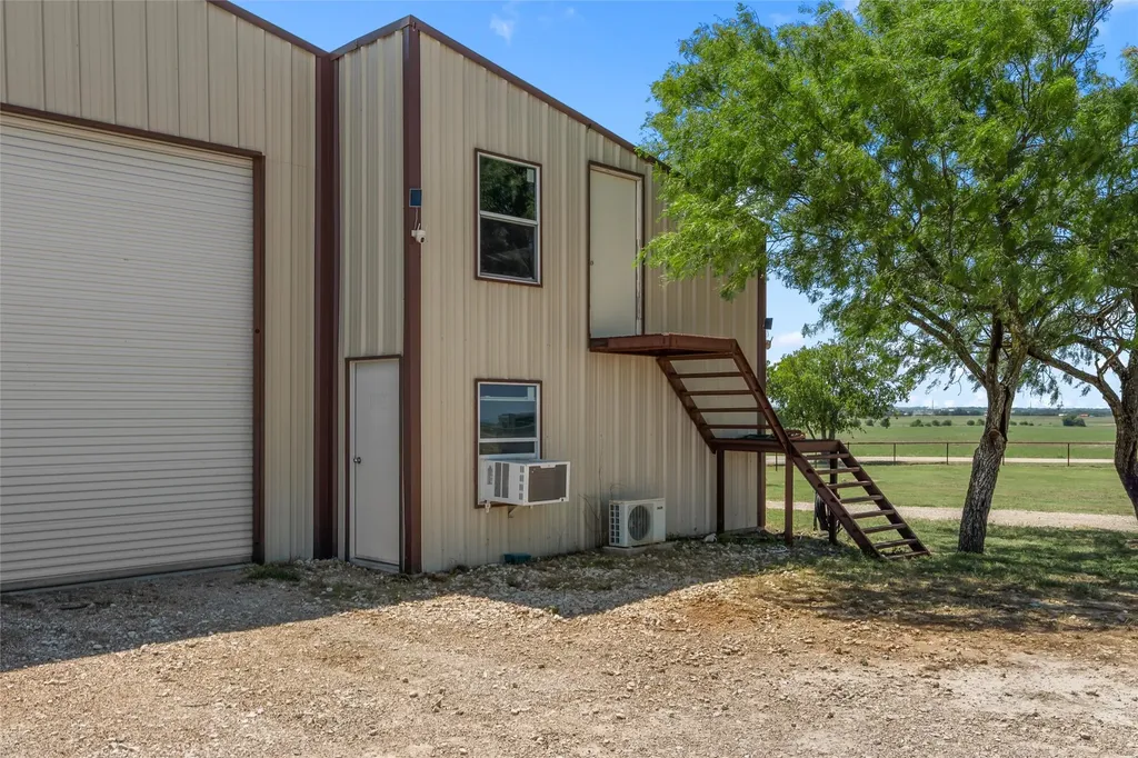 284 Bubert Lane Mcgregor TX 76657