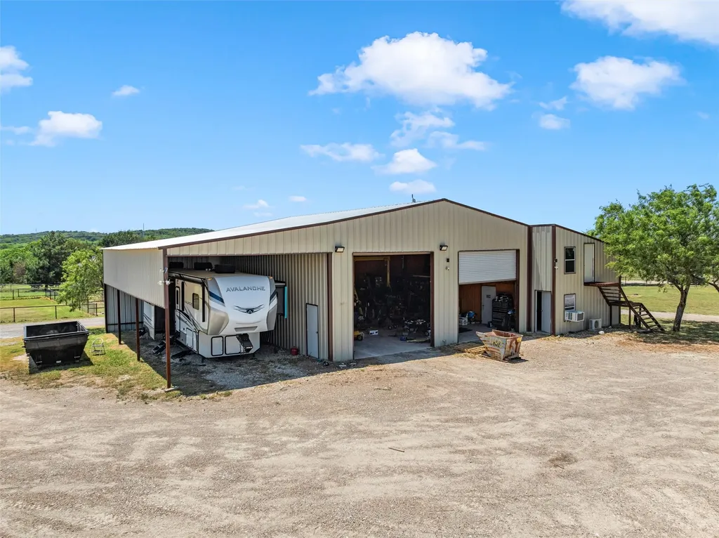 284 Bubert Lane Mcgregor TX 76657