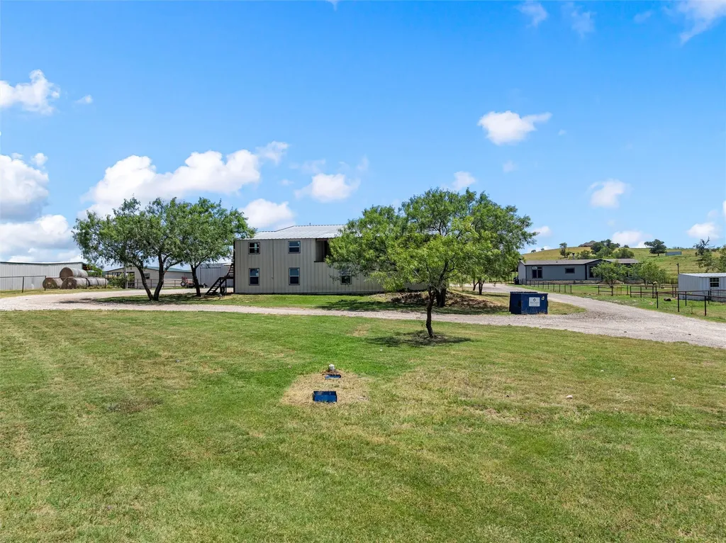 284 Bubert Lane Mcgregor TX 76657