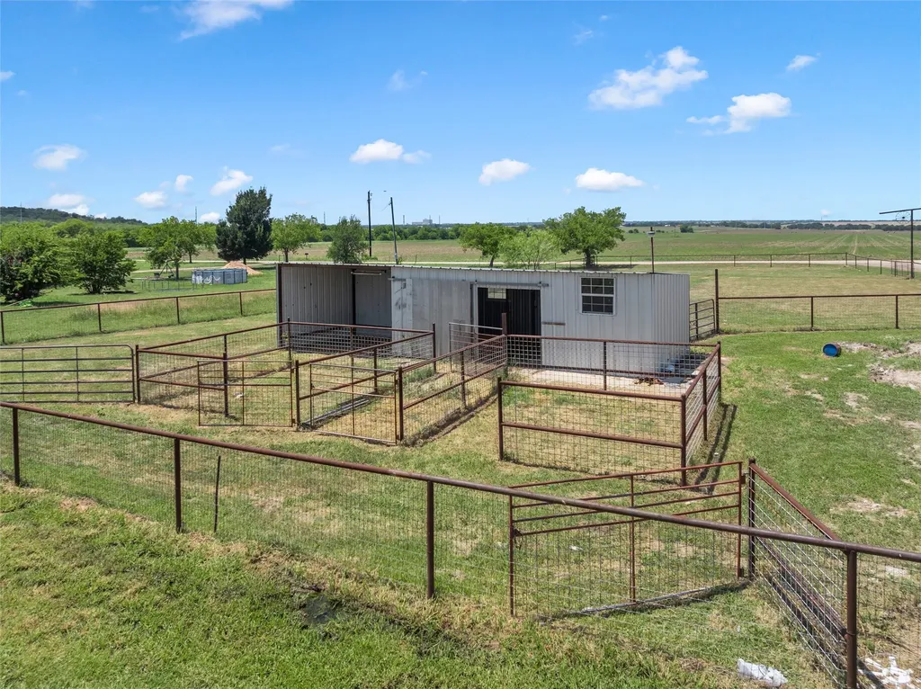 284 Bubert Lane Mcgregor TX 76657